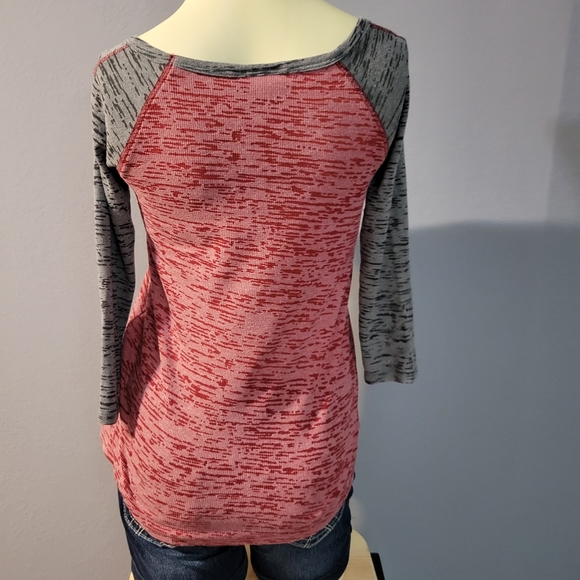 Pro Player Gray & Red Arkansas Hogs Scoop Neck 3/4 Sleeve Tee - Picture 3 of 5